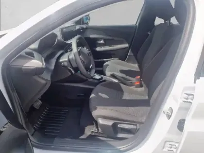 Photo 10 Peugeot 208  Hybrid 110 ch e-DCS6