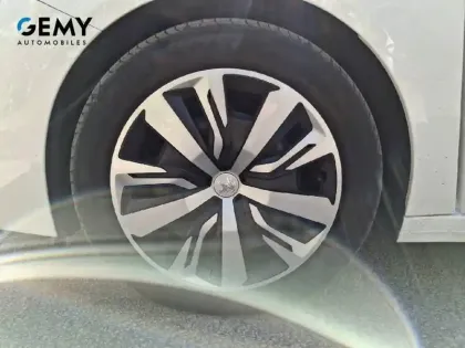 Photo 10 Peugeot 208  PureTech 75 S&S BVM5