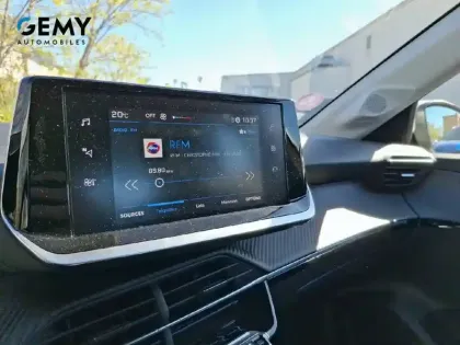 Photo 12 Peugeot 208  PureTech 75 S&S BVM5