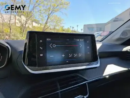 Photo 13 Peugeot 208  PureTech 75 S&S BVM5