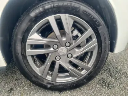 Photo 12 Peugeot 208  PureTech 100 S&S EAT8