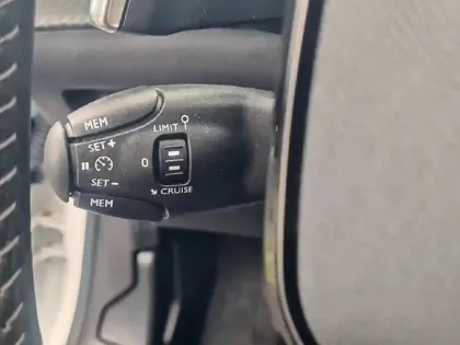 Photo 21 Peugeot 208  PureTech 100 S&S EAT8