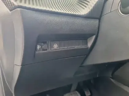 Photo 23 Peugeot 208  PureTech 100 S&S EAT8