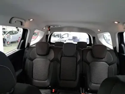 Photo 28 Renault Scenic Grand  dCi 110 Energy