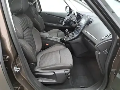 Photo 23 Renault Scenic Grand  dCi 110 Energy