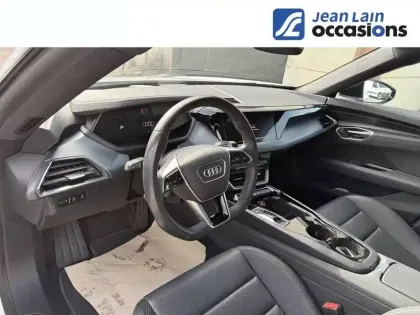 Photo 10 Audi E-tron  GT 476 ch quattro