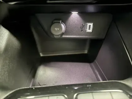 Photo 24 Opel Corsa  1.2 Turbo Hybrid 110 ch Autom