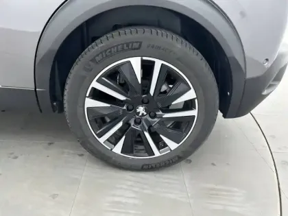 Photo 12 Peugeot 2008  PureTech 130 S&S EAT8