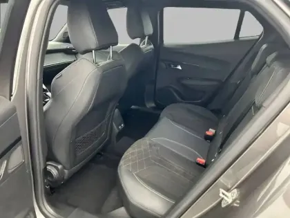 Photo 11 Peugeot 2008  PureTech 130 S&S EAT8