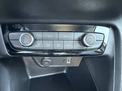 Photo 15 Opel Corsa  1.2 Turbo Hybrid 110 ch Autom