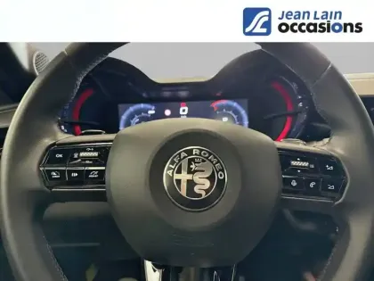 Photo 11 Alfa Romeo Junior  1.2 Ibrida 136 ch eDCT6