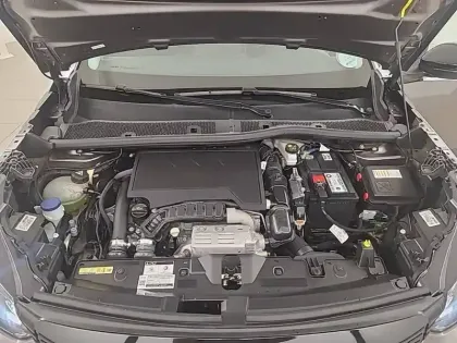 Photo 62 Peugeot 2008  PureTech 130 S&S EAT8