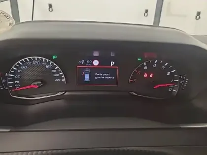 Photo 43 Peugeot 2008  PureTech 130 S&S EAT8