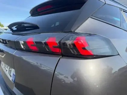 Photo 16 Peugeot 2008  PureTech 130 S&S EAT8