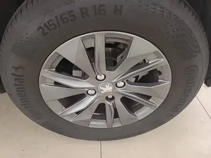 Photo 46 Peugeot 2008  PureTech 130 S&S EAT8