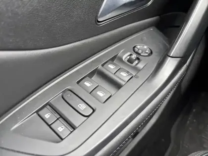 Photo 19 Peugeot 308  SW BlueHDi 130ch S&S EAT8