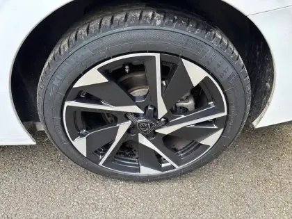 Photo 12 Peugeot 308  SW BlueHDi 130ch S&S EAT8