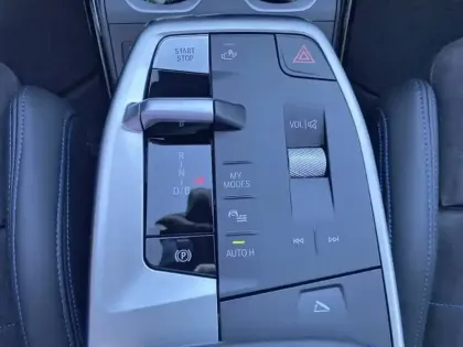 Photo 17 BMW X1 i eDrive20