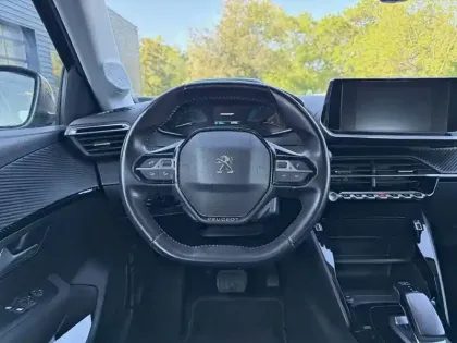 Photo 8 Peugeot 208  Electrique 50 kWh 136ch