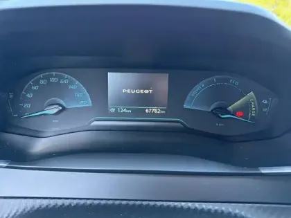 Photo 9 Peugeot 208  Electrique 50 kWh 136ch