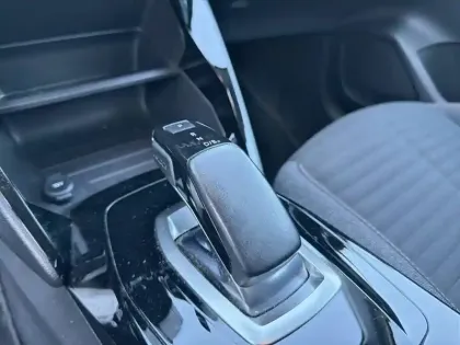 Photo 13 Peugeot 208  Electrique 50 kWh 136ch