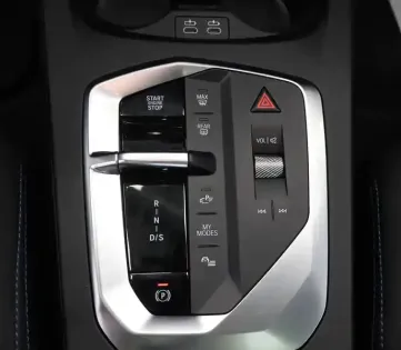 Photo 11 BMW Serie 1 123 xDrive 218 ch DKG7