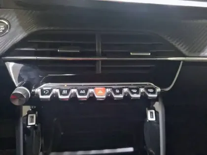 Photo 24 Peugeot 208  Electrique 50 kWh 136ch