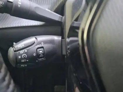 Photo 26 Peugeot 208  Electrique 50 kWh 136ch