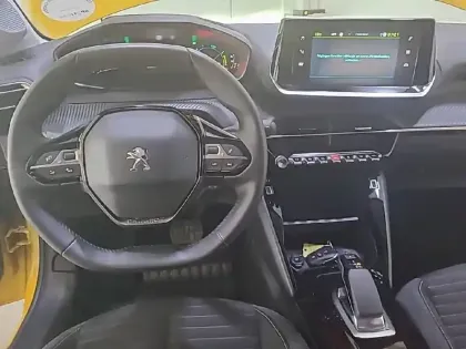 Photo 7 Peugeot 208  Electrique 50 kWh 136ch