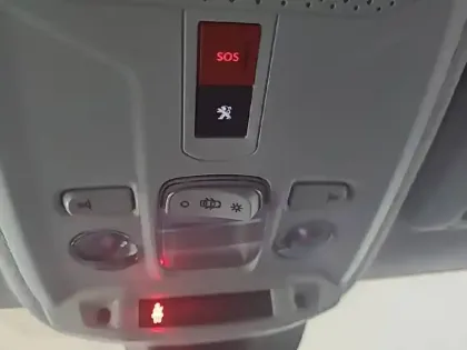 Photo 25 Peugeot 208  Electrique 50 kWh 136ch