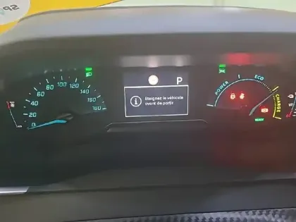 Photo 9 Peugeot 208  Electrique 50 kWh 136ch