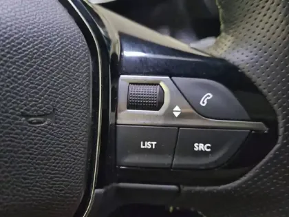 Photo 53 Peugeot 2008  Electrique 136 ch