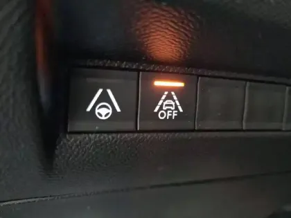 Photo 54 Peugeot 2008  Electrique 136 ch