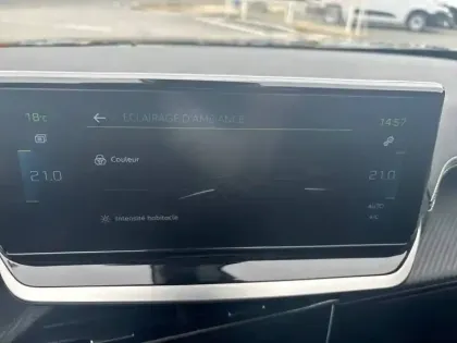 Photo 24 Peugeot 2008  Electrique 136 ch