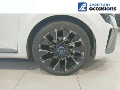 Photo 8 Renault Clio  E-Tech full hybrid 145