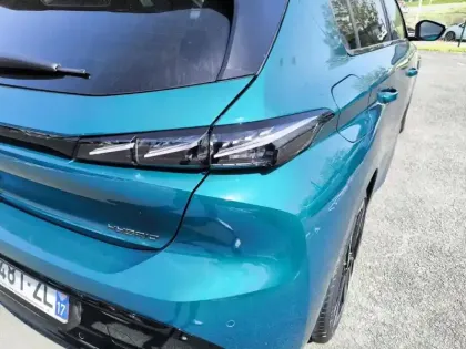 Photo 16 Peugeot 308  Hybrid 145 e-DCS6