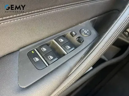 Photo 17 BMW Serie 5 Touring 520i TwinPower Turbo 184 ch BVA8