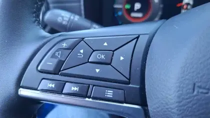 Photo 30 Nissan Juke  HYBRID 143