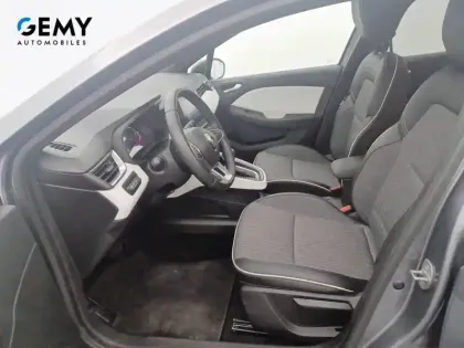 Photo 8 Renault Clio  E-Tech full hybrid 145