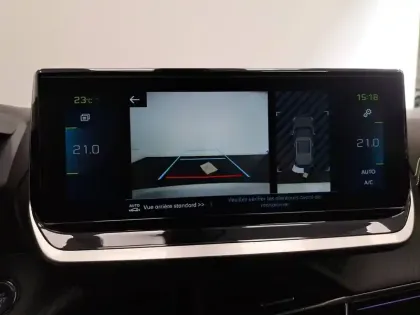 Photo 38 Peugeot 2008  Electrique 136 ch