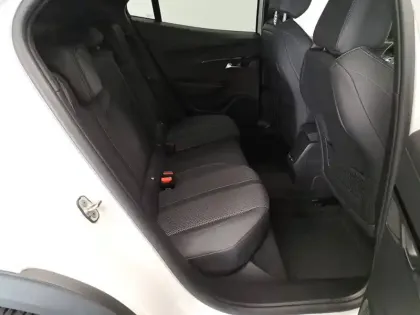 Photo 21 Peugeot 2008  Electrique 136 ch