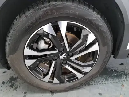 Photo 16 Peugeot 2008  Electrique 136 ch