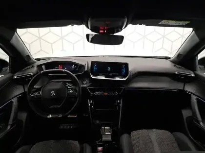 Photo 43 Peugeot 2008  Electrique 136 ch