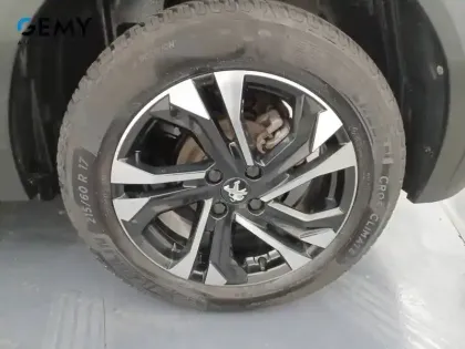 Photo 10 Peugeot 2008  PureTech 130 S&S EAT8