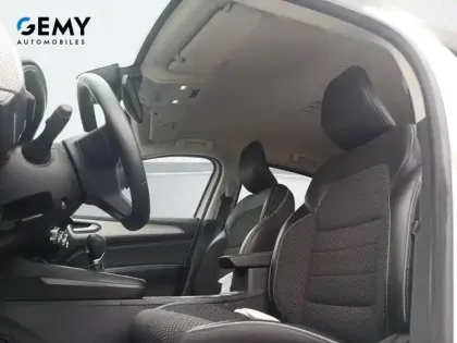 Photo 8 Renault Arkana  E-Tech hybride 145 - 22