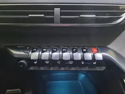 Photo 24 Peugeot 3008  2.0 BlueHDi 180ch S&S EAT6