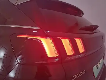 Photo 16 Peugeot 3008  2.0 BlueHDi 180ch S&S EAT6