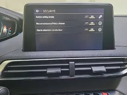 Photo 21 Peugeot 3008  2.0 BlueHDi 180ch S&S EAT6