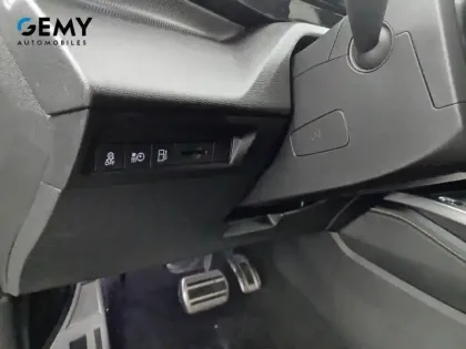 Photo 16 Peugeot 308  PHEV 225 e-EAT8