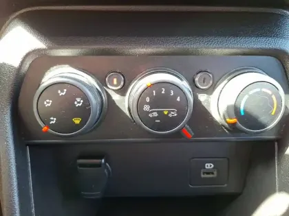 Photo 28 Dacia Sandero  SCe 65 - 22